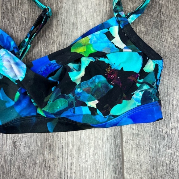 34B/C Athleta Blue Print Twister‎ Bikini Top - Picture 3 of 12
